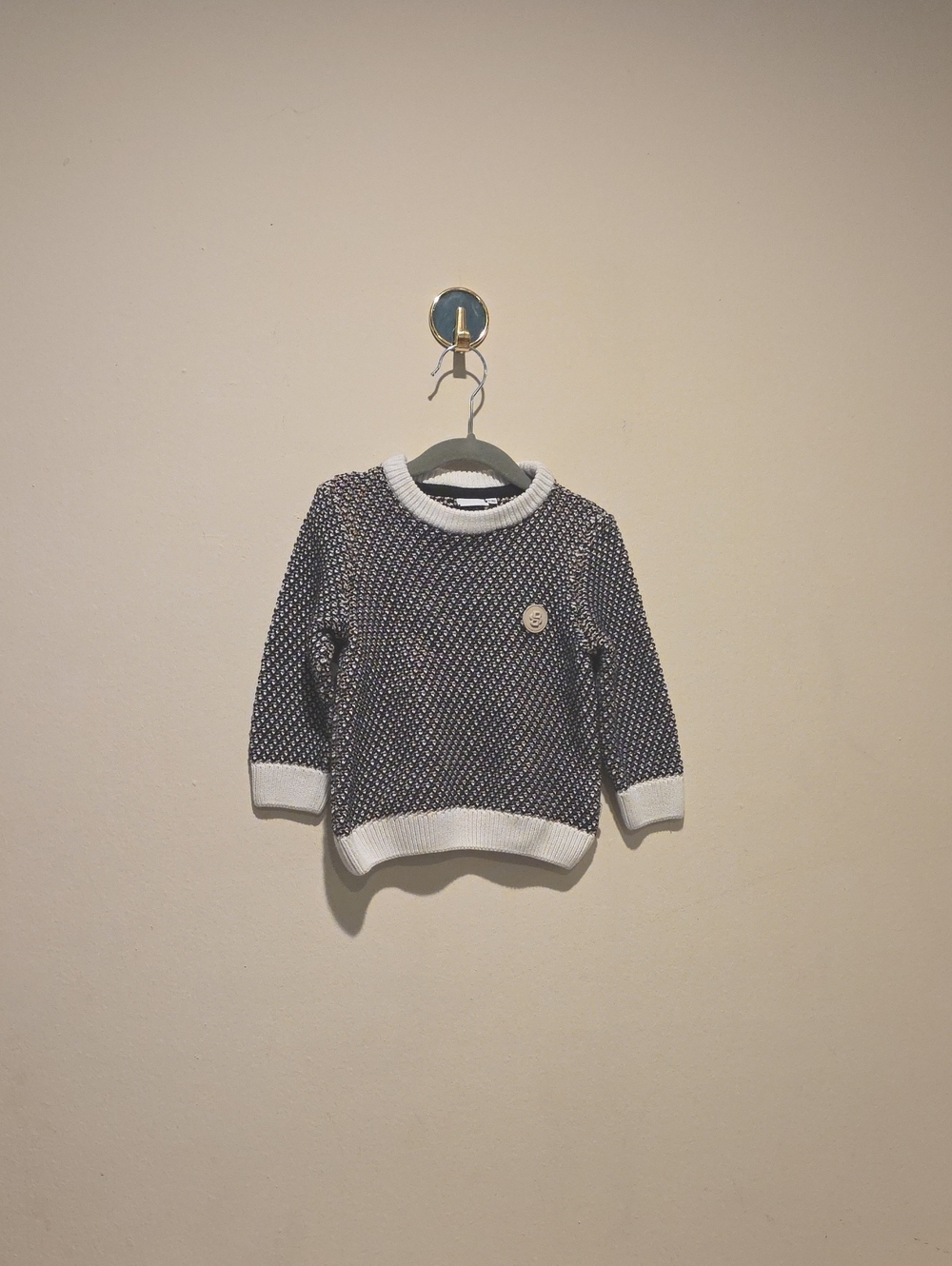 Hugo Boss Size 4 Kids Navy Knit Sweater with White Trim